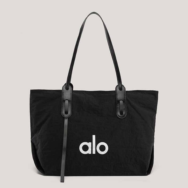 ALO BAG
GOOD QUALITY 
60 dhs💓
SIZE: 52,30,16 CM

Zain40
♥️♥️♥️