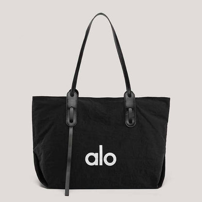 ALO BAG
GOOD QUALITY 
60 dhs💓
SIZE: 52,30,16 CM

Zain40
♥️♥️♥️