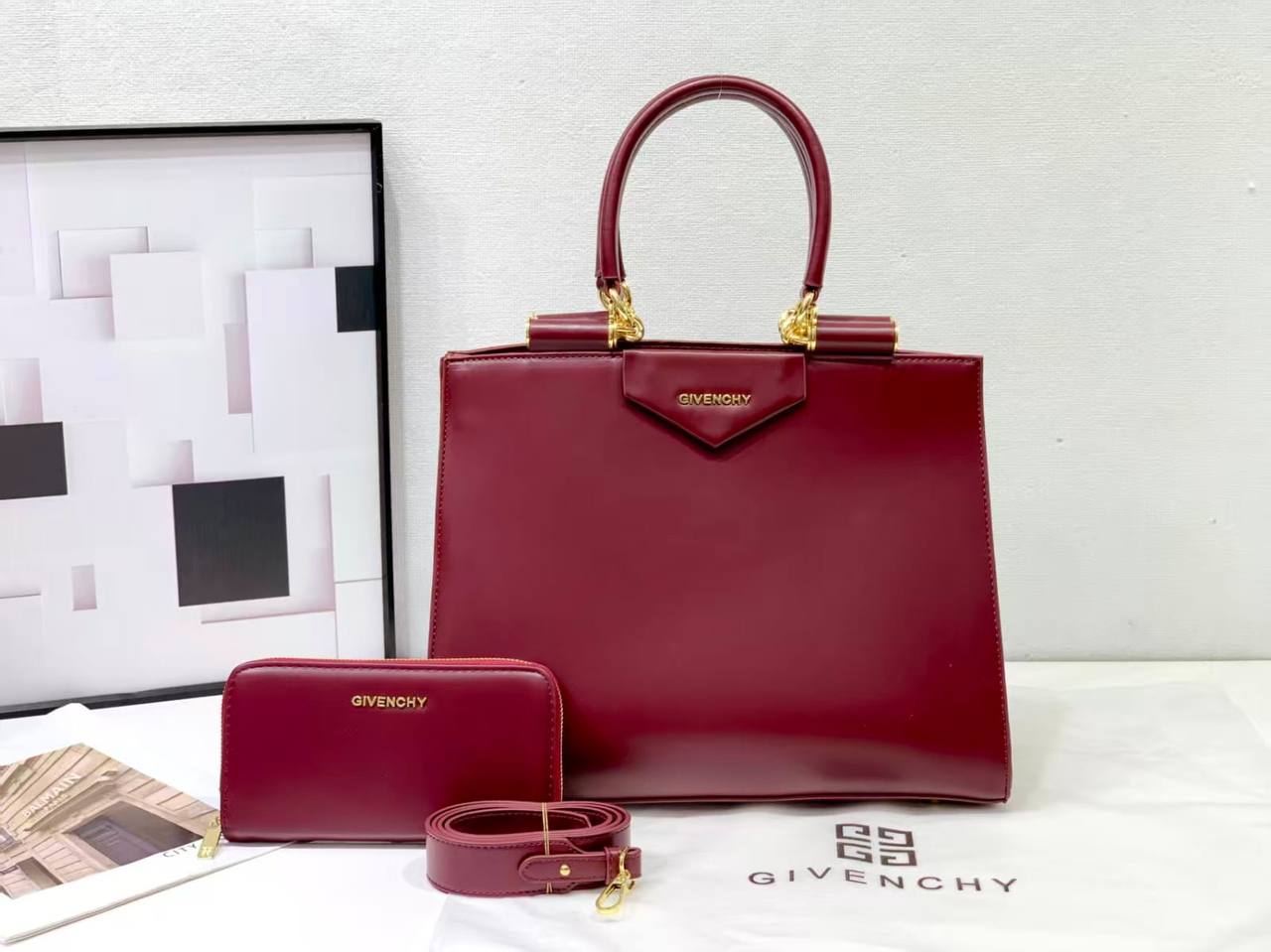 Givenchy
GOOD QUALITY 
120 dhs🇦🇪

Zain200
♥️♥️♥️