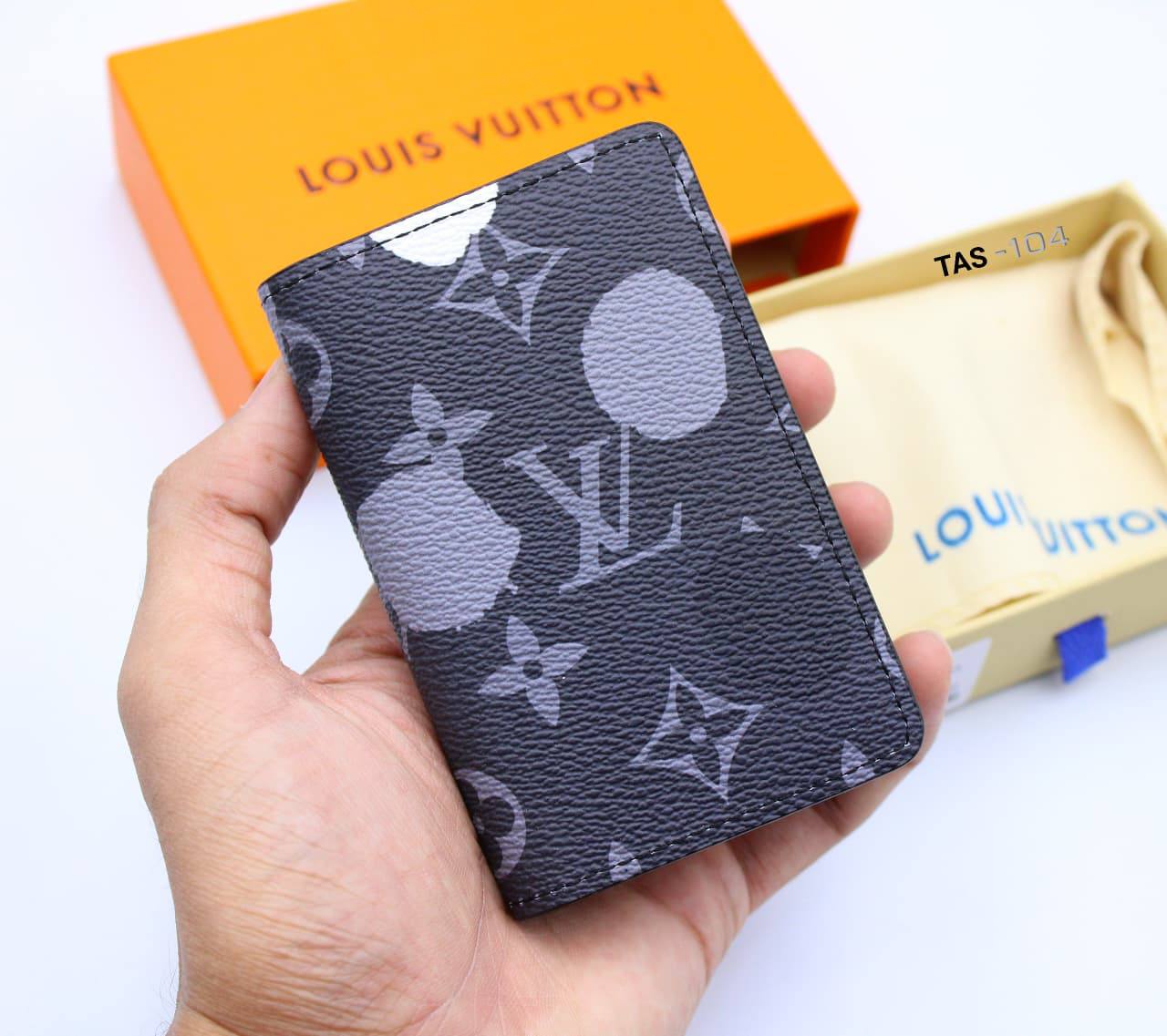 LV WALLET MASTER QUALITY

95 dhs💓

WITH BOX AND BAG

Zain58
♥️♥️♥️