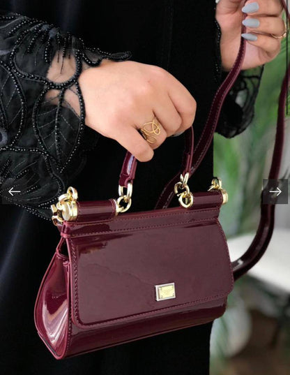 D&G
100 dhs🪙🌨️
high quality 

With box   
🎁🎁🎁

20cm

Zain26
♥️♥️♥️
