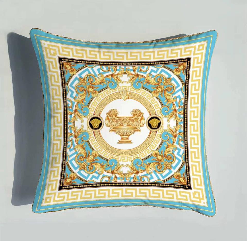 Brand 
High quality 
Pillow cover 
Velvet 100%
Size 50*50
50 dhs🪙🌨️

Zain99
♥️♥️♥️