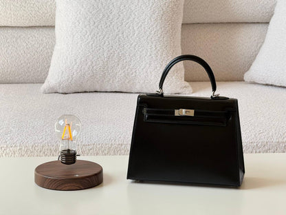Hermes
kelly box 28 cm💥Master quality ✅with box📦
460 dhs✅

Zain52
♥️♥️♥️