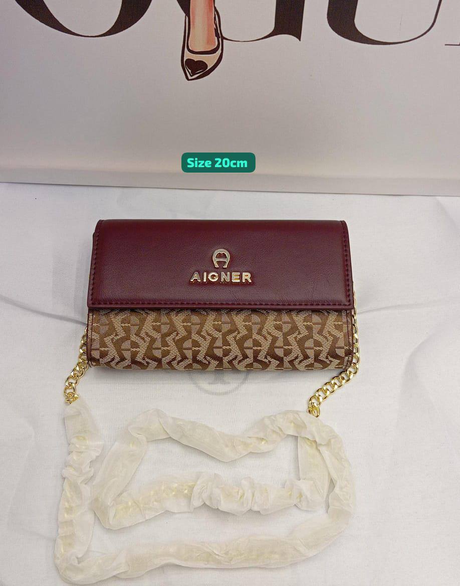 Aigner
Best quality

With box’s
🎁🎁🎁

90 dhs❤️
size 20cm

Zain158
♥️♥️♥️
