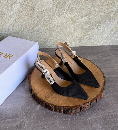 DIOR 
SuperMaster Quality 💯
450 dhs✅
Size: 36-41💥

Zain171
♥️♥️♥️