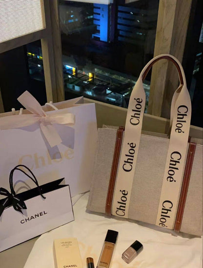 Chloe
95 dhs🪙🌨️
SIZE：37×26×12CM
Good quality

Zain35
♥️♥️♥️