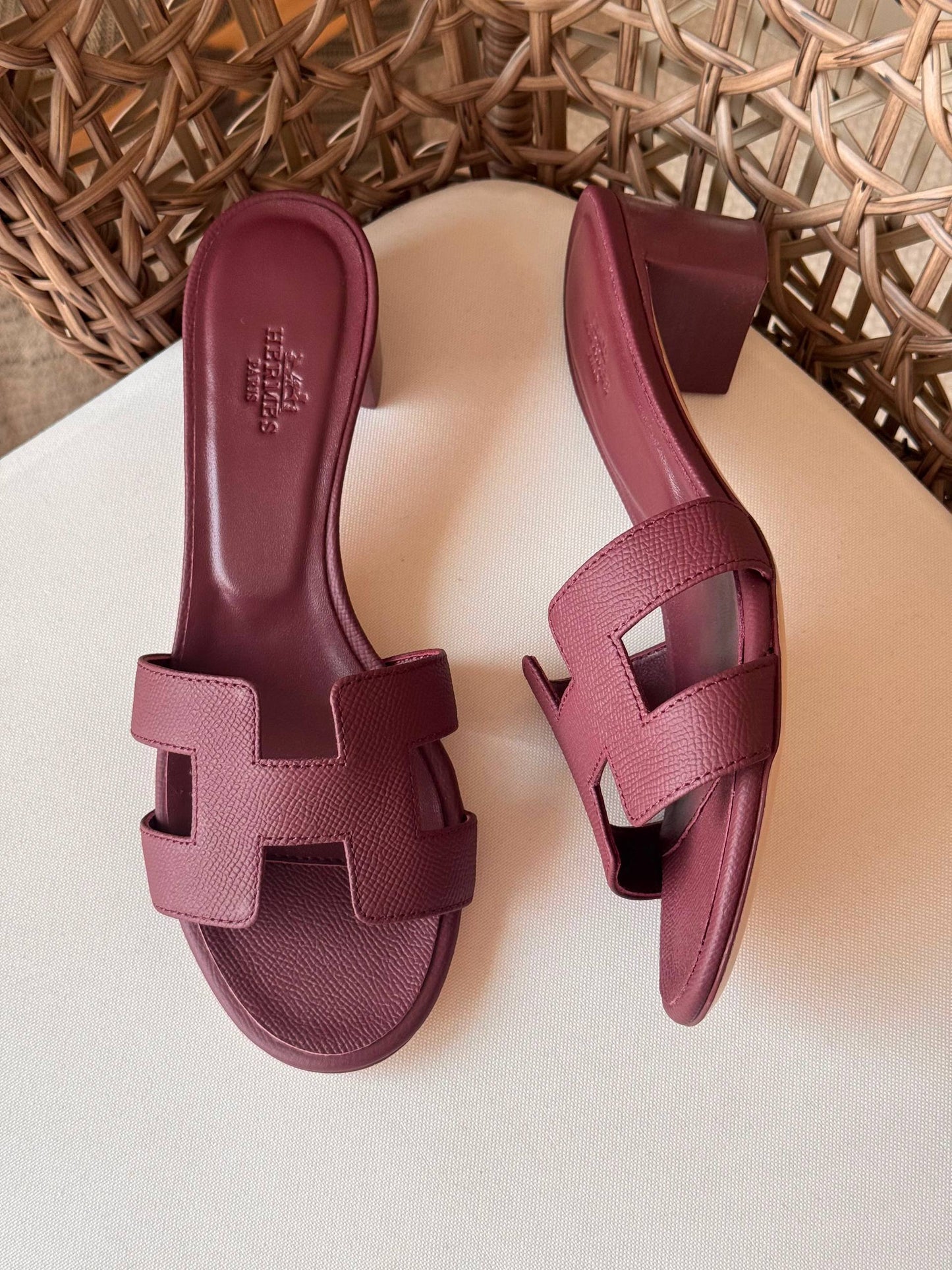 HERMES  
✨ Collection
👠 36–41
💎 Premium Quality
🔥 Super Master
450 dhs✅

Zain198
♥️♥️♥️