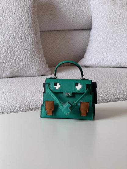 Hermes
doplex 21cm💕

master quality😍with box❤️
🎁🎁🎁

380 dhs❣️

Zain52
♥️♥️♥️