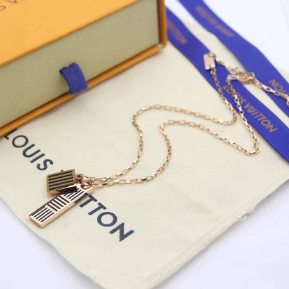 LV NECKLACE
MASTER✨💫
50 DHS✅
WITH BOX AND PAPER BAG 🎁🛍️

Zain89
♥️♥️♥️