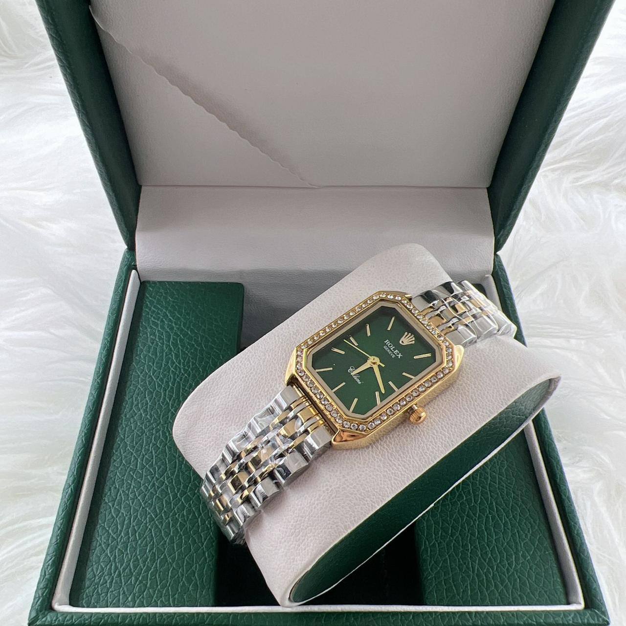 Ladies watch 
60 dhs🇦🇪

Zain45
♥️♥️♥️