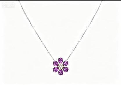 VCA necklace
Master quality 

*45* AED normal box 📦 
*75* AED master box 🗃️

Zain48
♥️♥️♥️