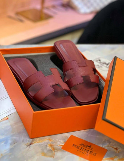HERMES 
☘️ *SIZE  36  to 41 ☘️                                                                                                       
180 dhs💓

ZainK
♥️♥️♥️