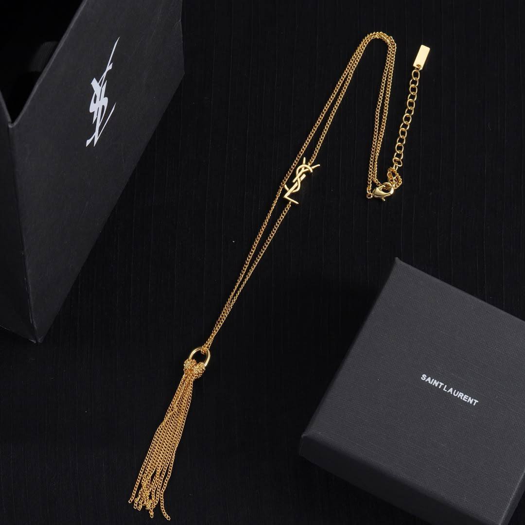 YSL 
Necklace🦋
Master quality 💯
With normal boxes 🗃️ 
60 dhs🇦🇪🇦🇪

Zain216
♥️♥️♥️