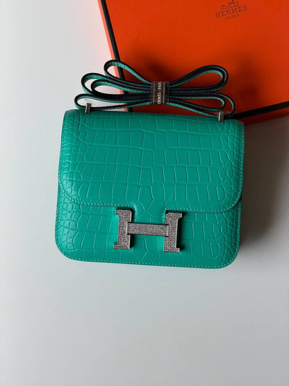 Hermes
constance 18cm💥Master quality ✅with box📦
580 dhs💓

Zain52
♥️♥️♥️