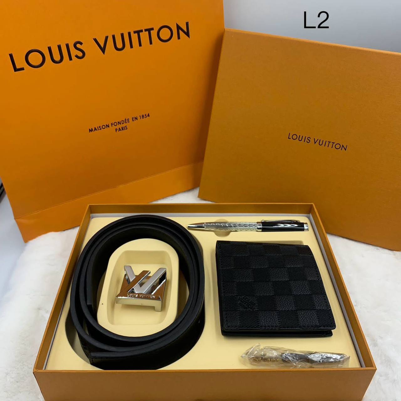 BELT AND WALLET 
85 DHS🪙🌨️

WITHBOX
🎁🎁🎁

Zain40
♥️♥️♥️