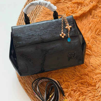 Lv

250 dhs

Zain134
♥️♥️♥️