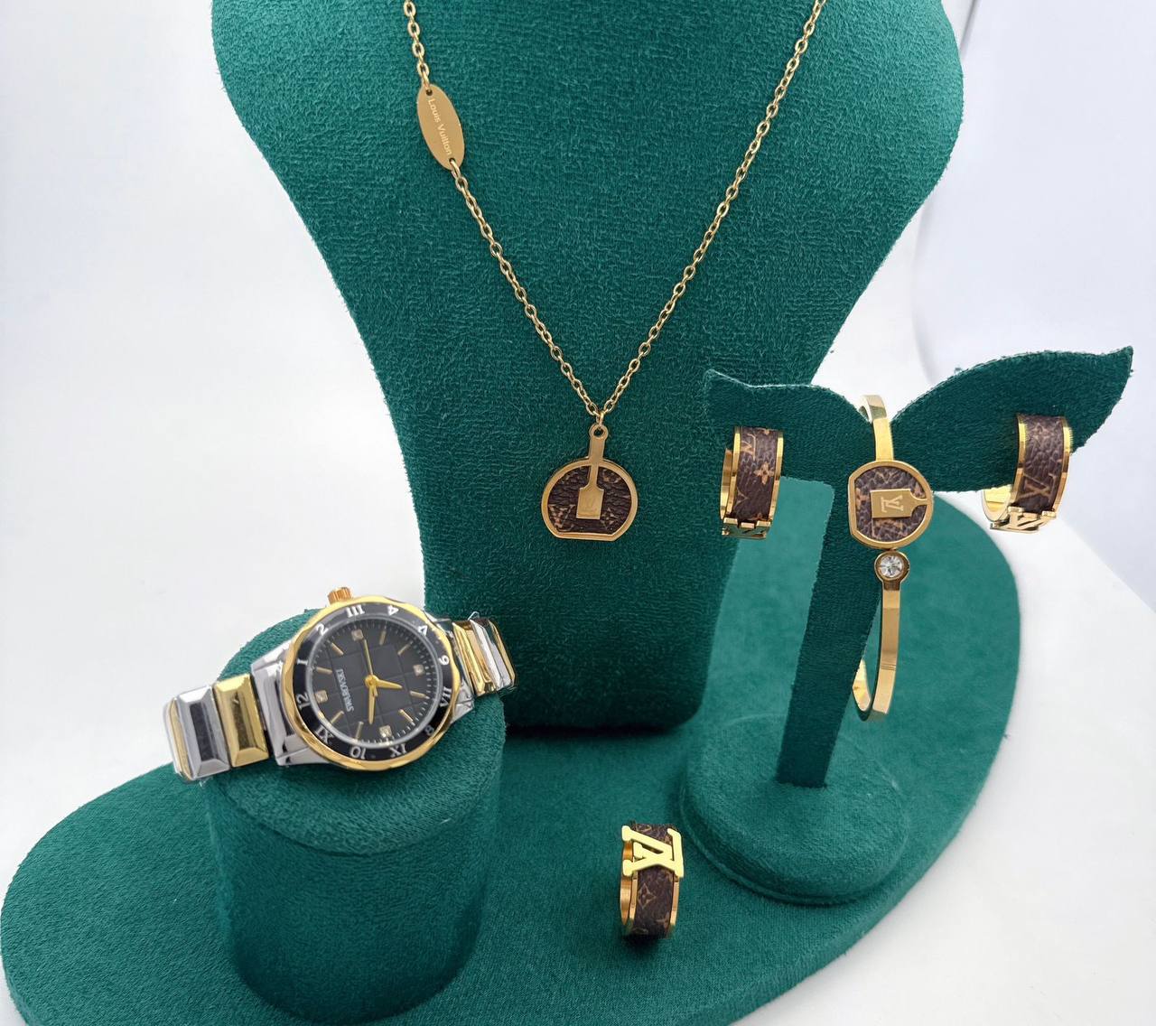 Ful Set
90 dhs🪙💚

Zain45
♥️♥️♥️