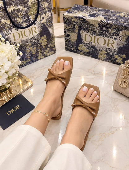 𝐍𝐄𝐖 𝐀𝐑𝐑𝐈𝐕𝐀𝐋𝐒 😍😍😍

𝐃𝐈𝐎𝐑 𝐒𝐋𝐈𝐏𝐏𝐄𝐑𝐒 
💯high quality
Size 36-37-38-39-40-41

105 dhs🇦🇪🇦🇪

Zain86
♥️♥️♥️