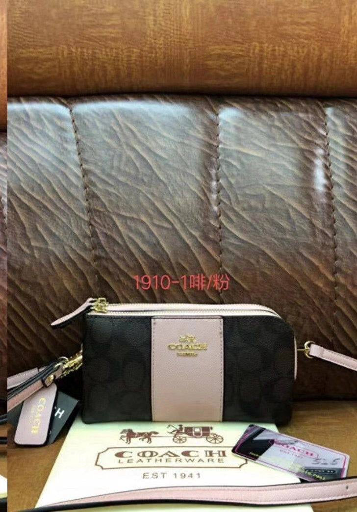 Coach
Small bag, double zipper
with 2 straps
55 dhs🇦🇪🇦🇪

Zain136
♥️♥️♥️