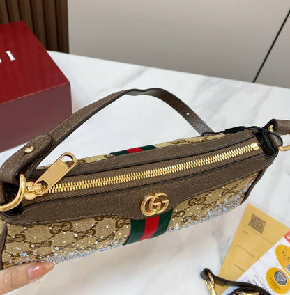 GUCCI

 COPY ONE

 WITH BOX 

155 dhs✅

Size:25cm

Zain39
♥️♥️♥️