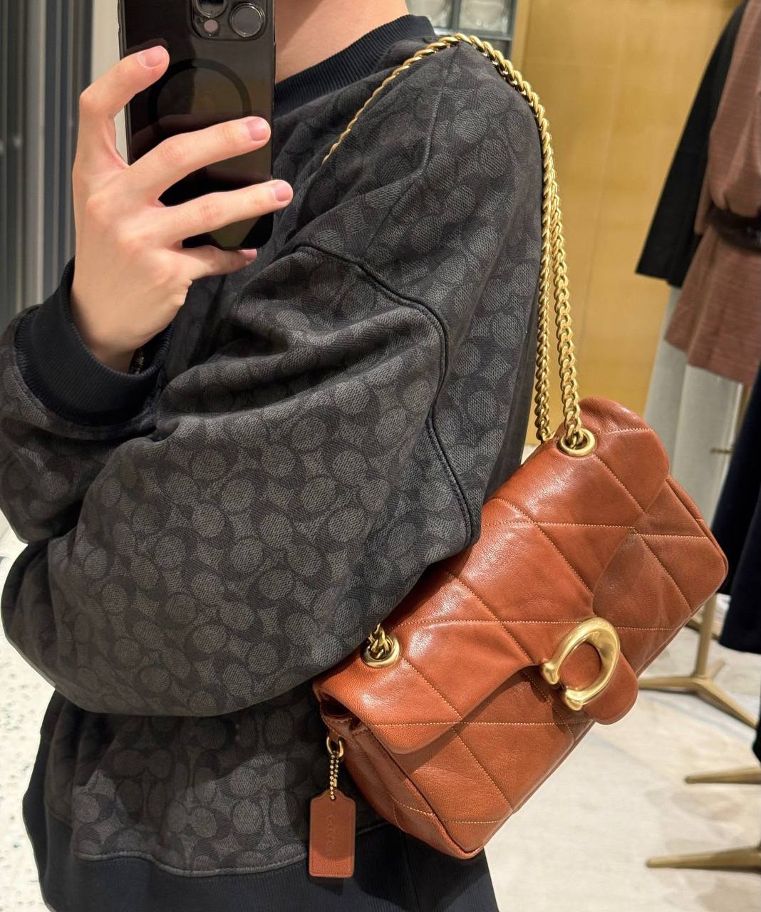 COACH 
HIGH QUALITY 
WITH BOX 
120 dhs💓
Size:26cm

Zain295
♥️♥️♥️