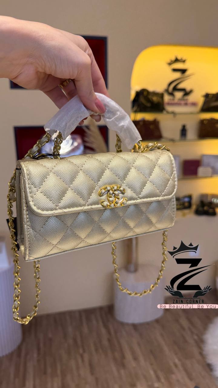 Chanel

110 dhs💓

with  box🎁🎁🎁

Size:19*11*5.5

Zain07

اطلبوها من الوتس المثبت في الأعلى👆🏻👆🏻

تواصلو معنا 👈🏻 Zain 
For order WhatsApp pinned 👆🏻

♥️♥️♥️