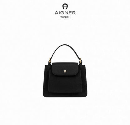 Aigner
100 dhs💓

High-quality 

in box🎁🎁🎁

Zain35
♥️♥️♥️