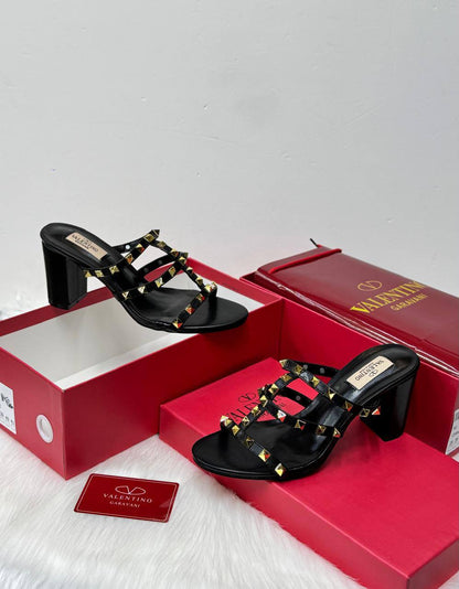 VALENTINO 
SIZE 36-41
105 dhs🇦🇪🇦🇪

Zain21
♥️♥️♥️