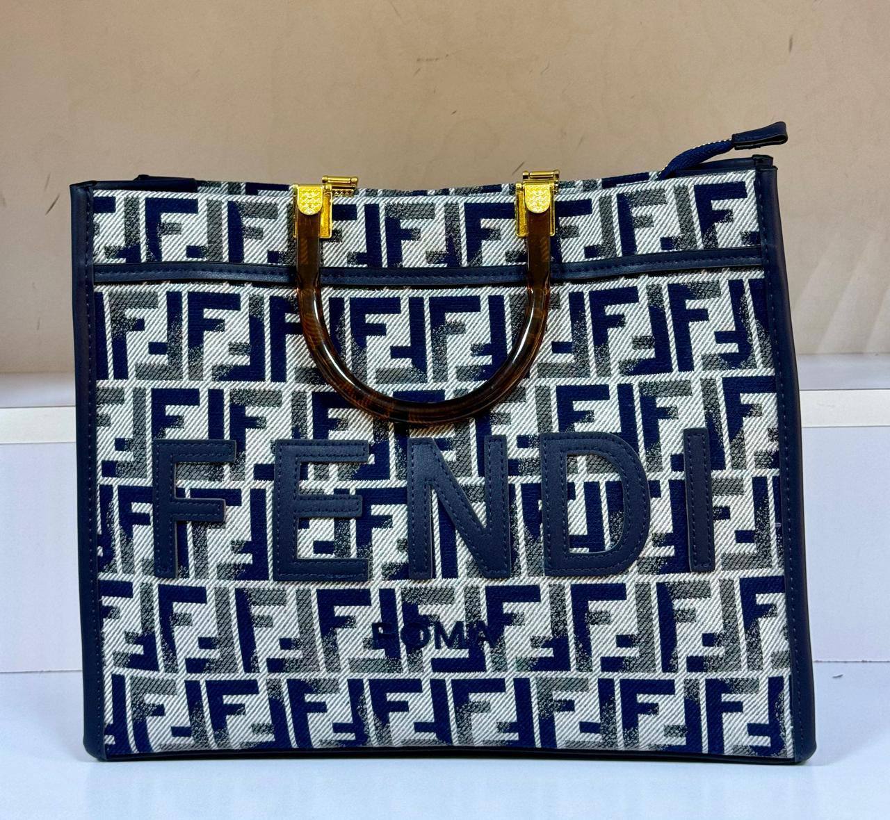 Fendi   
110 dhs🪙💚

Zain253
♥️♥️♥️