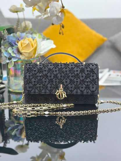 DIOR NEW COLLECTION 💕💕✨
Super master quality 🔥🔥
Available ✨💕💕
With full packing 📦🎀
For Price 👇 WhatsApp✅
0568585901 
0507557372
0552275751 Owner Zain 👌

Zain252
♥️♥️♥️