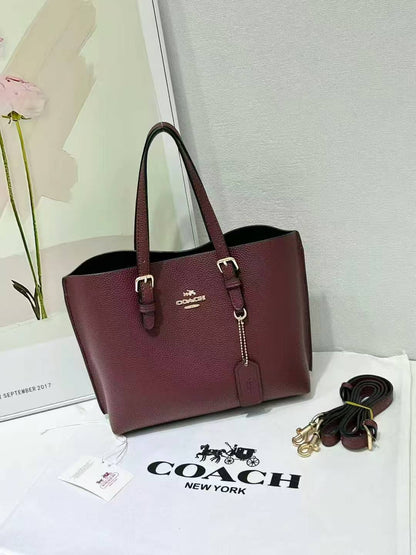 COACH

best quality
 with box

115 dhs🇦🇪🇦🇪🇦🇪

size25CM

Zain290
♥️♥️♥️
