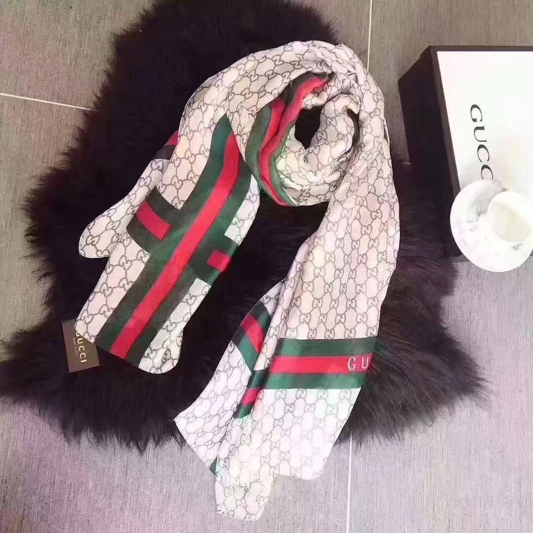 Silk scarf 
40 dhs❣️

Zain93
♥️♥️♥️