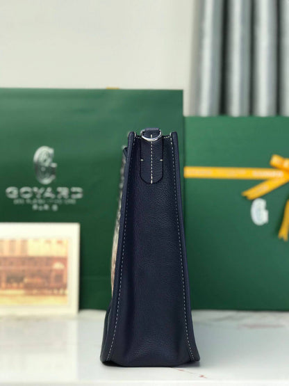 Goyard Musette 
Size 28 cm

For Price 👇 WhatsApp✅
0568585901 
0507557372
0552275751 Owner Zain 👌

Zain274
♥️♥️🇦🇪