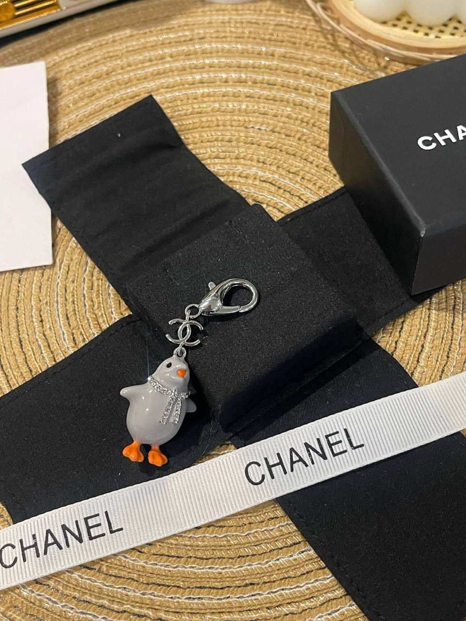 CHANEL ❤️‍🔥*
Key chain ⛓️‍💥 
Master quality 💯
With normal boxes 🗃️ 
55 dhs✅
With master box 🗃️ 
70 dhs✅

Zain216
♥️♥️♥️