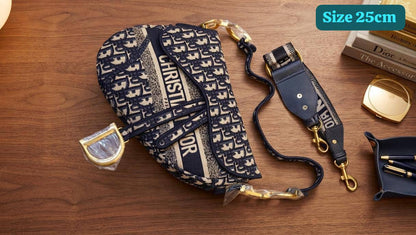 Dior
Good quality 
with box 
110 dhs✅

Zain186
♥️♥️♥️