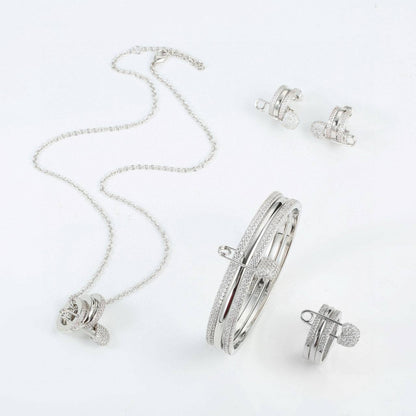 apm MASTER
SET 💫✨
NECKLACE BRACELET EARRINGS RING  

250 DHS💓

Zain89
♥️♥️♥️