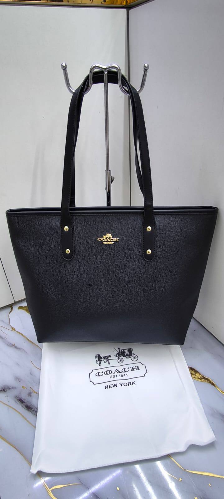 Coach

100 dhs🇦🇪🇦🇪
Withbox


Zain203
♥️♥️♥️