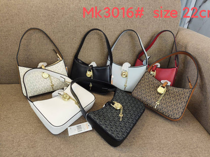 Dior

80 dhs🪙💕
high quality 

With box
🎁🎁🎁

Zain26
♥️♥️♥️