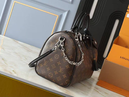 LV

COPY ONE 
NEW DESIGN 
265 dhs🇦🇪🇦🇪

Zain39
♥️♥️♥️