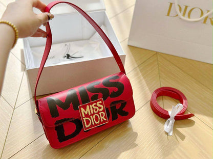 Miss dior

With box 
70 dhs🇦🇪

Zain17
♥️♥️♥️