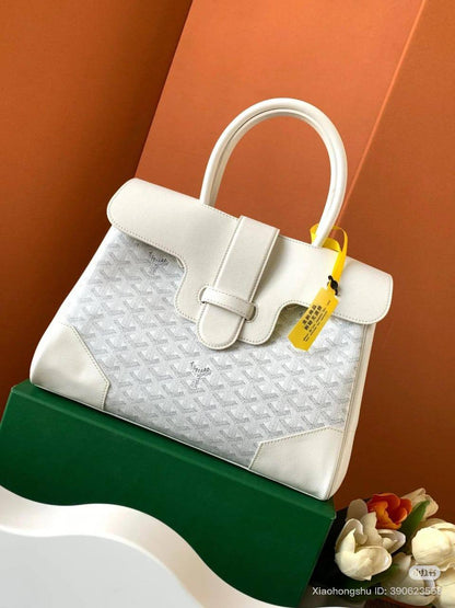 Goyard -  Master🌺
For Price 👇 WhatsApp✅
0568585901 
0507557372
0552275751 Owner Zain 👌

Zain111
♥️♥️♥️