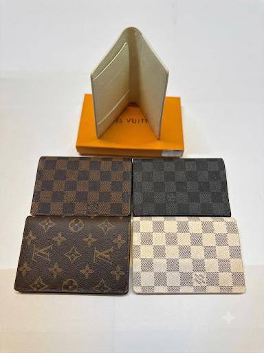 NEW CAME
LV
PASSPORT HOLDER
GOOD QUALITY
30 dhs🇦🇪🇦🇪

Zain40
♥️♥️♥️