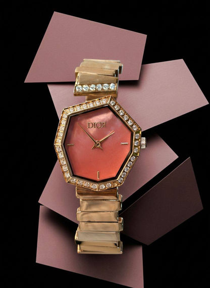 Dior
 watch for ladies 
good quality 
250 dhs❤️

Zain59
♥️♥️♥️