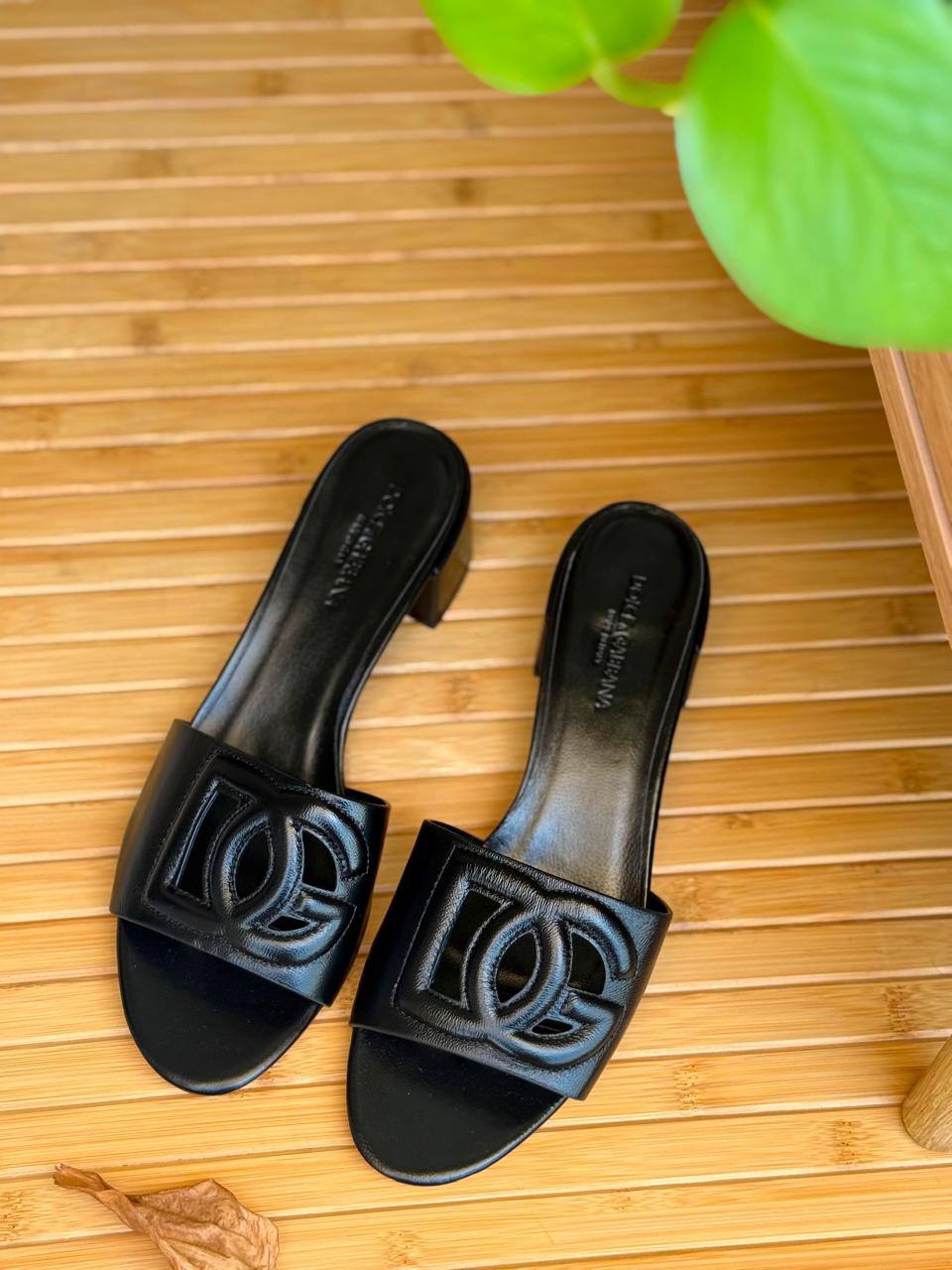D&G
AAA Quality
*𝘿𝙤𝙡𝙘𝙚 & 𝙂𝙖𝙗𝙗𝙖𝙣𝙖*
𝗦𝗶𝘇𝗲 𝟯𝟲 𝘁𝗼 𝟰𝟭 
450 dhs✅

Zain303
♥️♥️♥️
