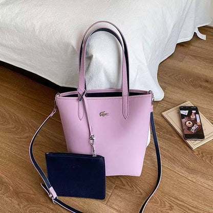 Locaste 
With sling. With small pouch 
70 dhs🇦🇪🇦🇪

Zain232
♥️♥️♥️