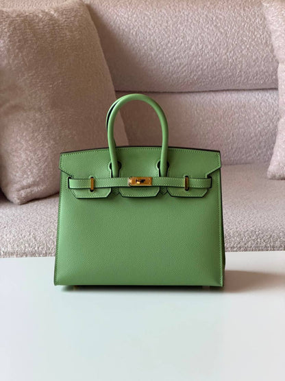 Hermes birkin 25cm💕super master quality😍with box❤️
600 dhs🇦🇪🇦🇪

Zain52
♥️♥️♥️
