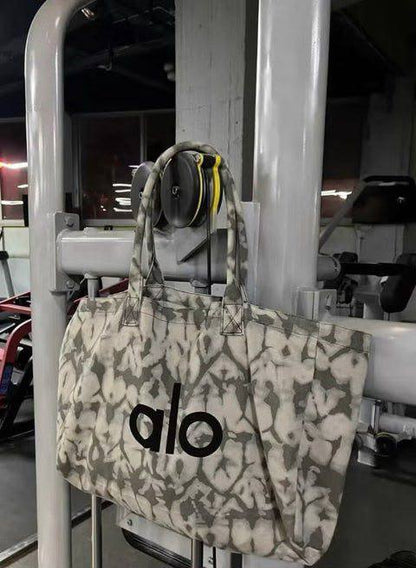 NEW CAME

ALO YOGA

GOOD QUALITY

45 dhs🇦🇪
Zain40
♥️🇦🇪🇦🇪