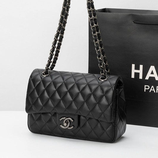 Chanel
Best quality

With box’s
🎁🎁🎁

95 dhs🪙🌨️
size 26cm

Zain158
♥️♥️♥️