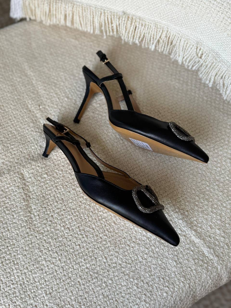 VLentino
AAA Quality
Size 36 to 41
430 dhs✅

Zain288
♥️♥️♥️