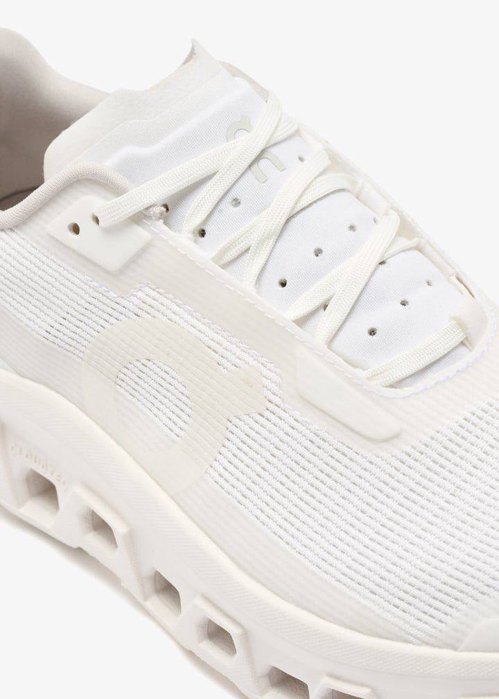 On Cloudmonster Void running 🏃 white ⚪️
36-45 AVAILABLE 
220 dhs✅

Zain242
♥️♥️♥️